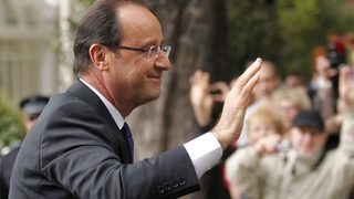 С призив за нов път в Европа Оланд положи клетва като президент на Франция