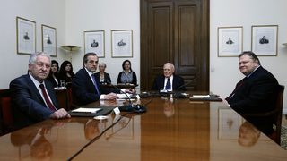 Президентът на Гърция трябва днес да назначи служебно правителство