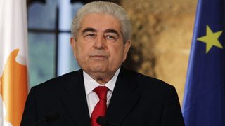 Бившият кипърски президент носи политическа отговорност за кризата според доклад