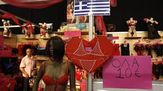 Кризата постави сексиндустрията в Гърция на колене