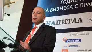 Рокади по върховете на Пощенска банка и ОББ
