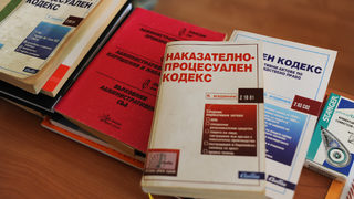 Правозащитници искат оставката на експерт, препоръчал "избиването на затворници"