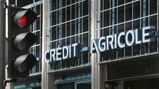 Credit Agricole продава гръцката Emporiki на Alpha Bank за 1 евро