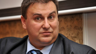 След 10 г. всички несъбрани дългове да отпадат по <span class="highlight">давност</span>, предлага депутат