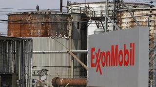 <span class="highlight">Exxon</span> <span class="highlight">Mobil</span> се отказва от добива на шистов газ в Полша
