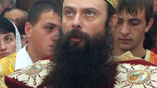 Разнобой в Синода заради "архонтството"