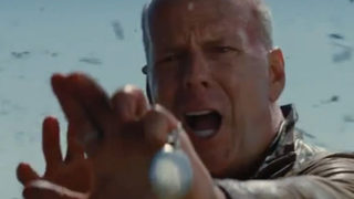 Видео: Пътуването във времето е открито, но нелегално във фантастиката Looper с Брус Уилис