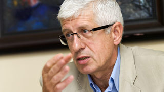 Овчаров: С поскъпването на тока потребителите ще платят загуби на НЕК