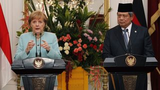 Меркел настоя ЕС и <span class="highlight">АСЕАН</span> да сключат споразумение за свободна търговия