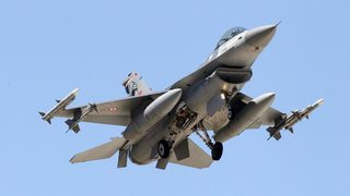 Изтребител на САЩ аварийно кацна близо до Курилските <span class="highlight">острови</span>