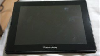 Engadget разпространи снимки на BlackBerry PlayBook с 10-инчов дисплей