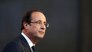 Богати французи продават луксозни имоти, за да избегнат данъците на Оланд