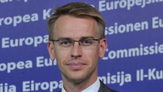 Брюксел иска безпристрастна процедура за задържаните в Турция полицейски служители