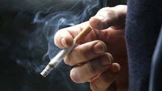 Онлайн съветник помага в борбата с пушенето, но понякога цигарите остават "насън"