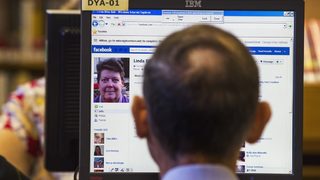 Fаcebook вече няма да съхранява снимки, след като сте ги изтрили