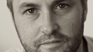 Откъс от бестселъра на Колъм Маккан "Нека големият свят се върти"