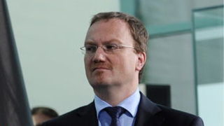 Съветник на Меркел: Смърт на еврото ще струва на Германия 10% от БВП