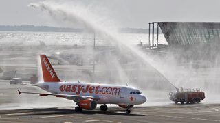 easyJet въвежда фиксирани места в самолетите си от ноември