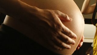 Две жени получиха матки от майките си в Швеция