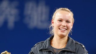 Каролин Вознячки доби право да играе в София