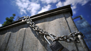 Общината ще рови в боклука на три столични района, за да го анализира