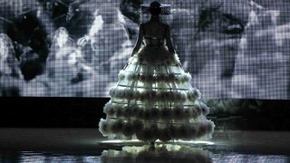 Фотогалерия: Модният кошер на "Аликзандър Маккуин"