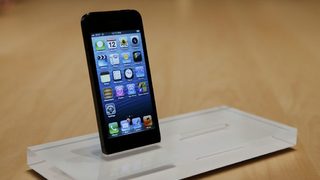 Apple: Лилавите отблясъци в снимките са нормални