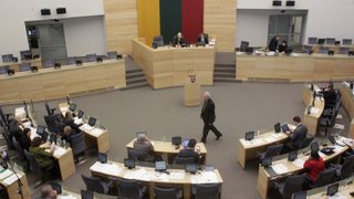 Литовците излизат да гласуват срещу управляващите си днес