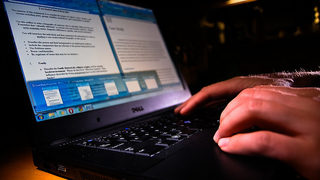 <span class="highlight">Yelp</span> ще наказва поръчителите на фалшиви ревюта