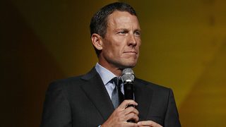 Простете на Ланс Армстронг, защото още може да е герой