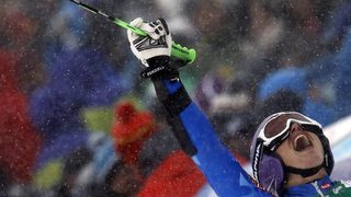 Тина Мазе откри сезона в алпийските ски с победа в гигантския слалом