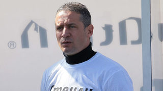<span class="highlight">Мартин</span> <span class="highlight">Кушев</span> остава начело на "Славия"