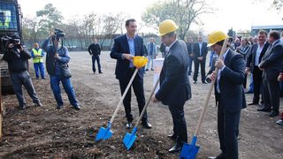 Нов спортен център се строи в Бургас