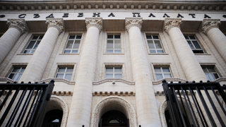 Сигнал за две взривни устройства затвори за кратко Съдебната палата в София