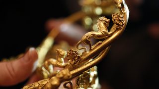 Фотогалерия: Златното съкровище от Омуртаговата могила