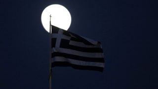 Кредиторите опростиха още 40 млрд. евро на Гърция