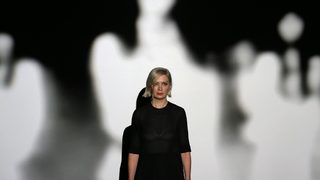 Видео инсталация с църкви, поп изпълнения и фатален пожар взе "<span class="highlight">Търнър</span>" 2012
