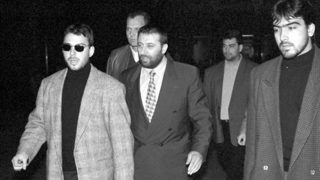 Бареков обърка Борисов на снимка, с която го атакува за връзки с мафията