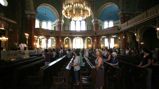 Прочит <span class="highlight">на</span> историята: Безучастни ли бяха хората в България към съдбата <span class="highlight">на</span> <span class="highlight">евреите</span> през Втората световна война?