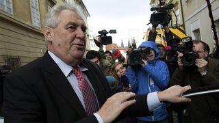 Чешкият президент се отказва от част от заплатата си, за да помогне да се намали дълга