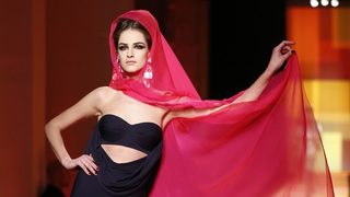Фотогалерия: Жан-Пол Готие и цветовете на индийските цигани