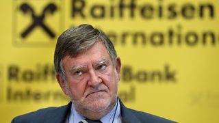 Лоши кредити намаляват печалбата на "Райфайзен" за 2012 г. със 100 млн. евро