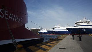 Гръцкото правителство нареди на стачкуващите <span class="highlight">докери</span> да се върнат на работа