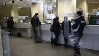Безработицата в Гърция достигна 27%, повече от половината младежи са без работа