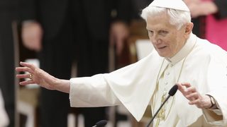 Юлия Кръстева: Оттеглянето на Бенедикт XVI е акт, пропит от смелост и мъдрост