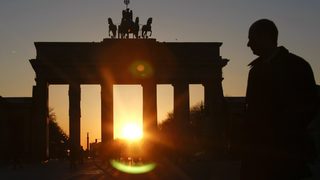 Общините в Германия искат спешни мерки за потока от българи и румънци