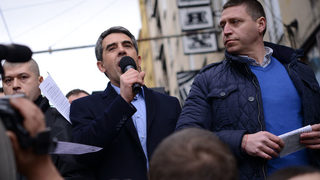 Плевнелиев изпрати исканията на протестиращите до парламента и правителството в оставка (допълнена)