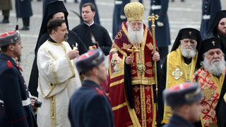 Фотогалерия: Пътят на патриарх Неофит от Синода до престола