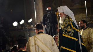 Неофит е изявен дипломат и вглъбен духовник, но мисията му няма да е лека