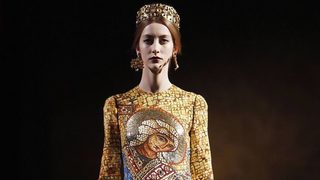 Фотогалерия: <span class="highlight">Dolce</span> & <span class="highlight">Gabbana</span> във Византия